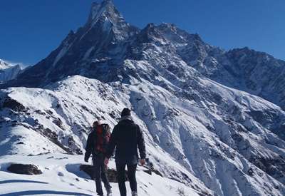 5 Reasons You Should Hire a Trekking Guide In Nepal