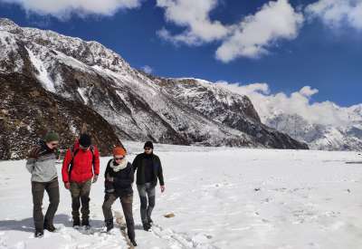 tourist enjoying with guide at manaslu circuit trek