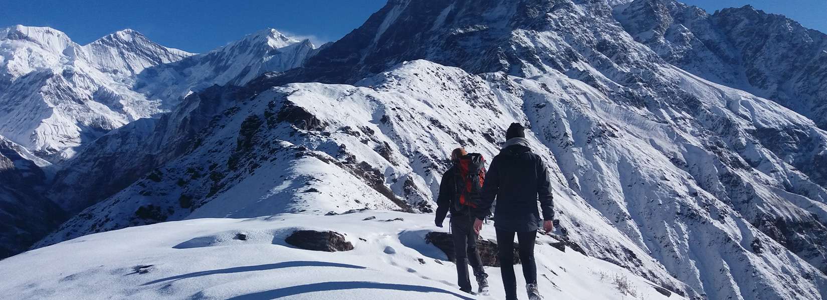 5 Reasons You Should Hire a Trekking Guide In Nepal