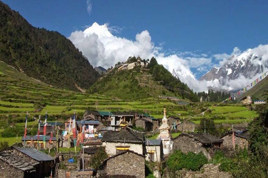 Manaslu tsum valley trek